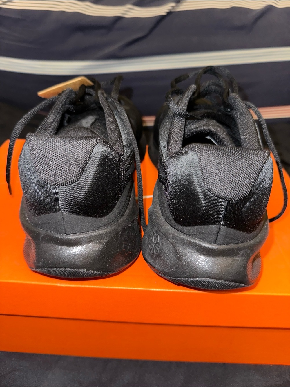 Men’s Nike Revolution 7 - Picture 3 of 9